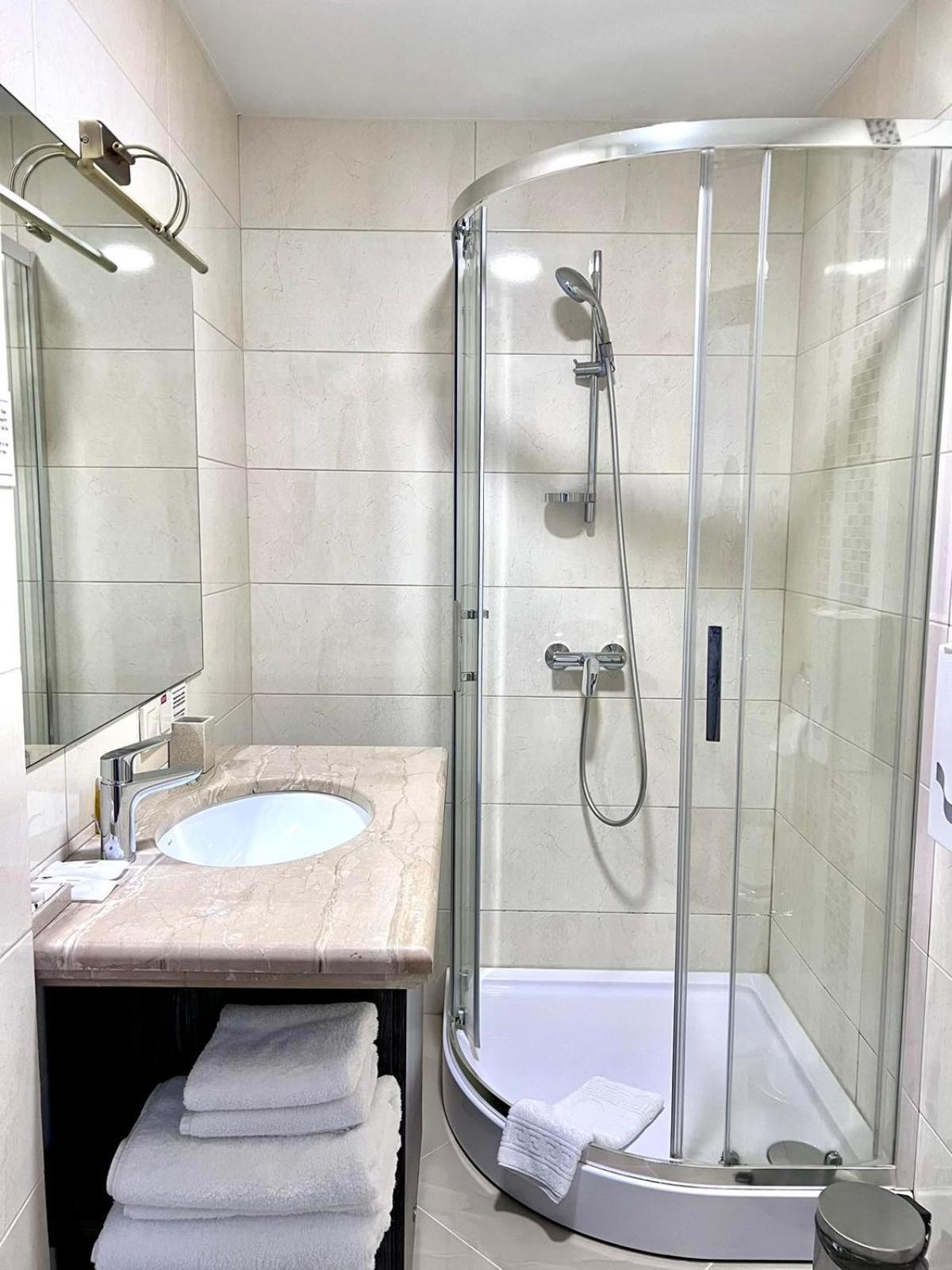 Spa Hotel Galera Kijev Kültér fotó